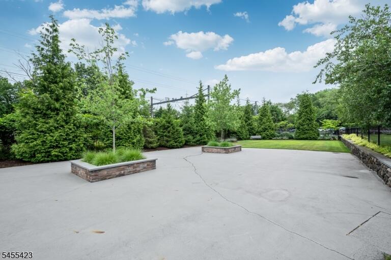Property listing MLS 4048252 photo 22