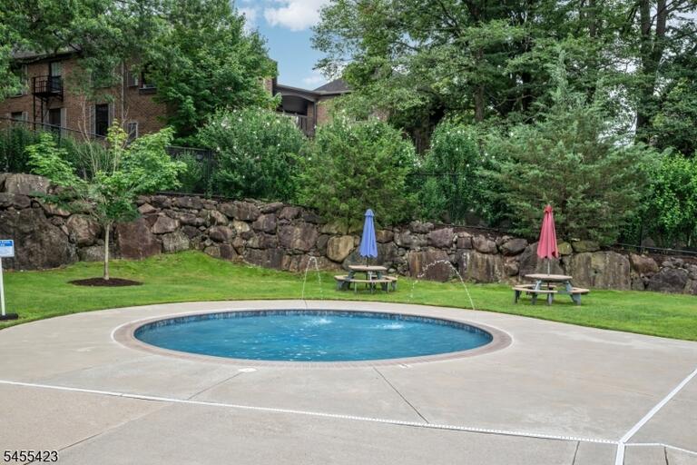 Property listing MLS 4048252 photo 26
