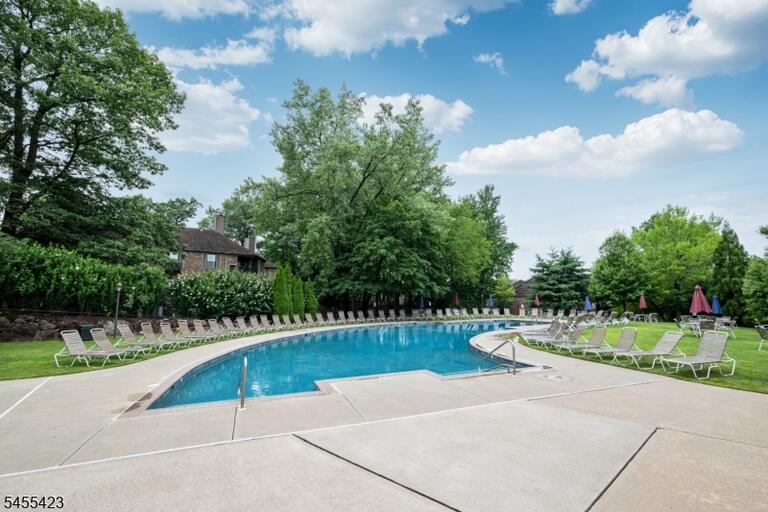 Property listing MLS 4048252 photo 27