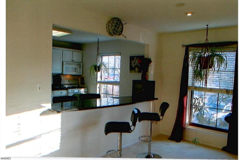 Property listing MLS 4048252 photo 6