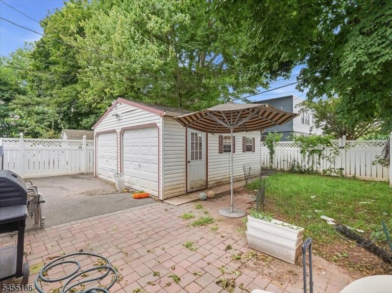 Property listing MLS 4048258 photo 11