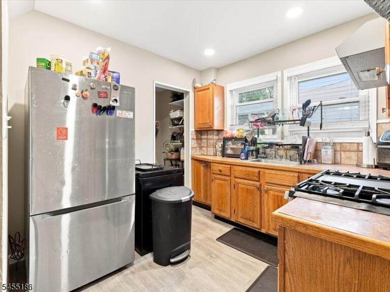Property listing MLS 4048258 photo 4