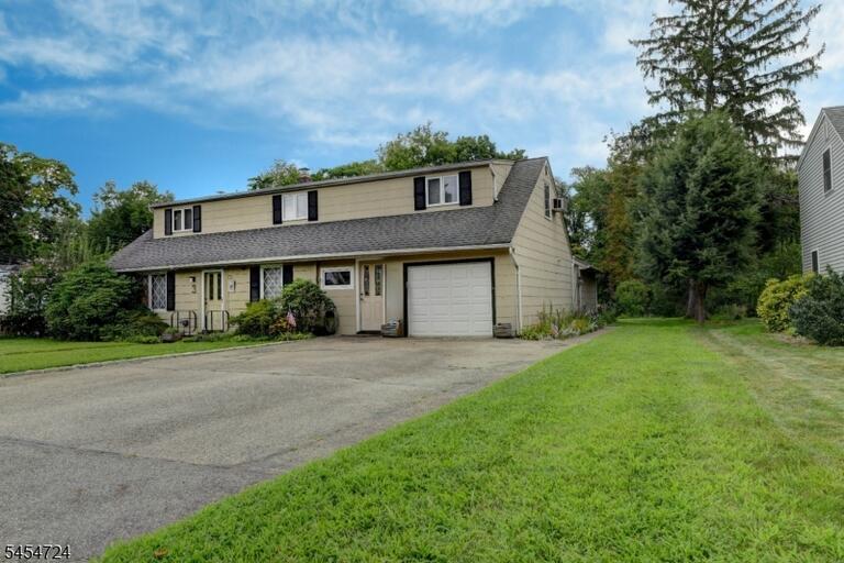 Property listing MLS 4048262 photo 2