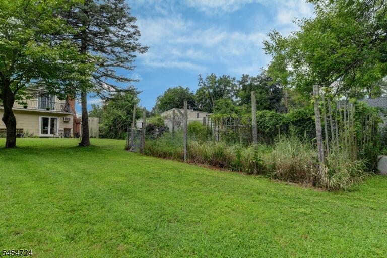 Property listing MLS 4048262 photo 23