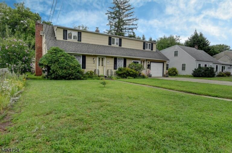 Property listing MLS 4048262 photo 3