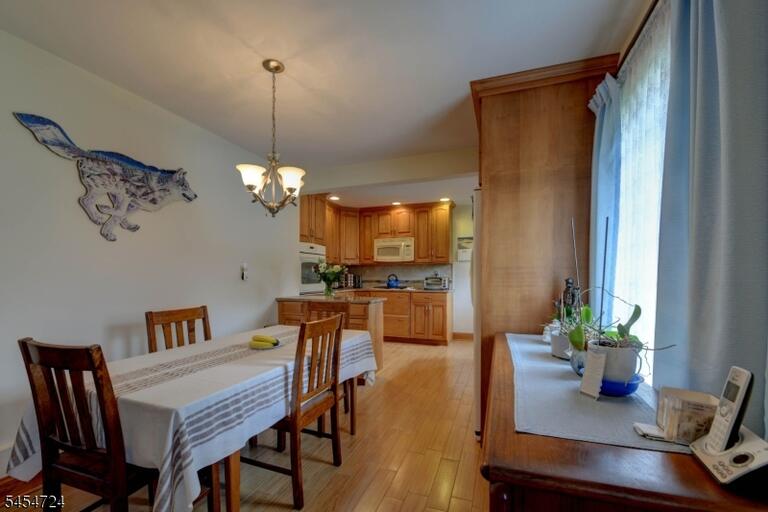Property listing MLS 4048262 photo 8