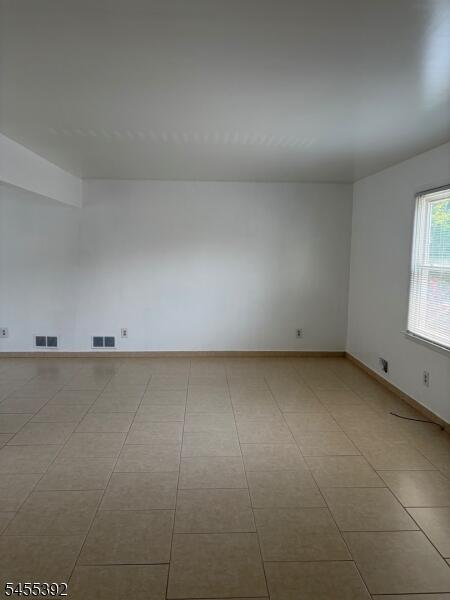 Property listing MLS 4048268 photo 5