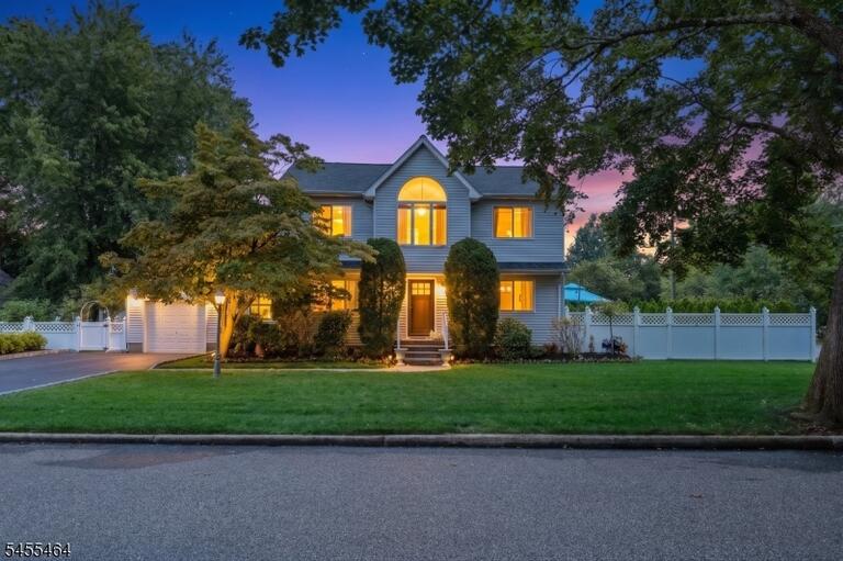Property listing MLS 4048271 photo 1
