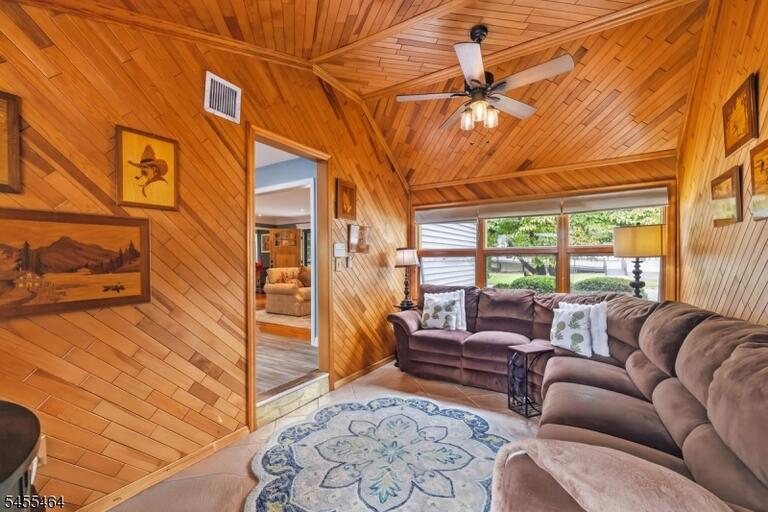 Property listing MLS 4048271 photo 15