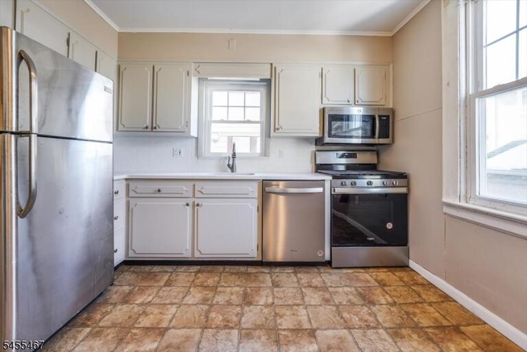 Property listing MLS 4048273 photo 18