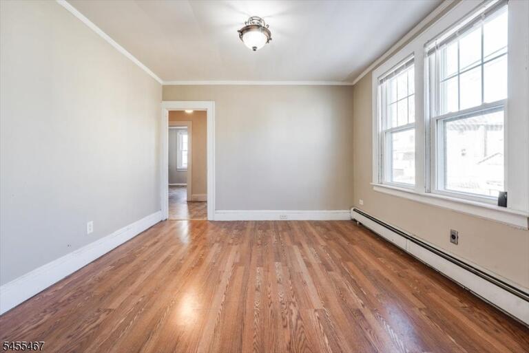 Property listing MLS 4048273 photo 8