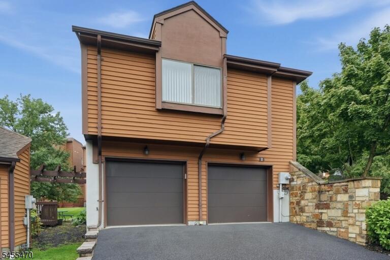 Property listing MLS 4048277 photo 3