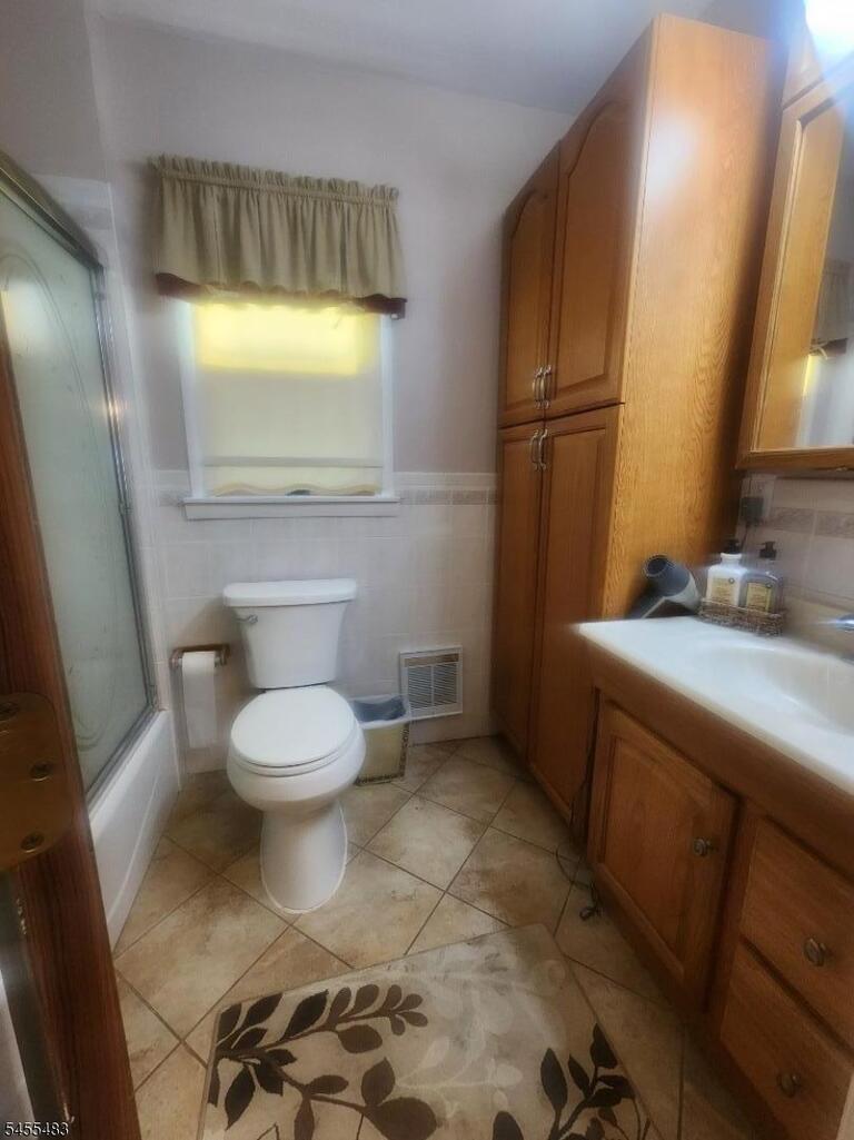 Property listing MLS 4048287 photo 8