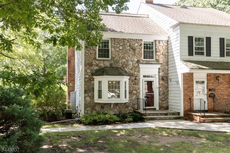 Property listing MLS 4048298 photo 1