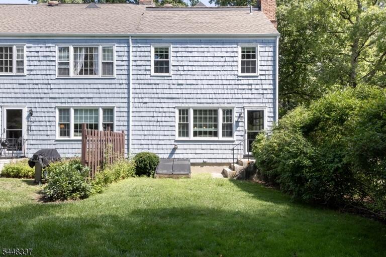 Property listing MLS 4048298 photo 2