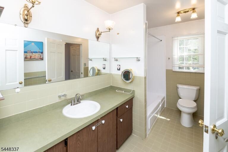 Property listing MLS 4048298 photo 24