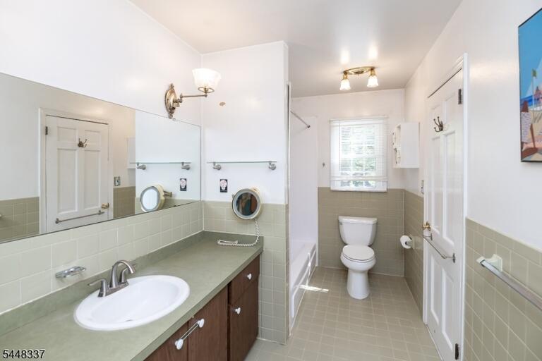 Property listing MLS 4048298 photo 26