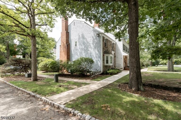 Property listing MLS 4048298 photo 3