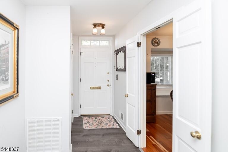 Property listing MLS 4048298 photo 5