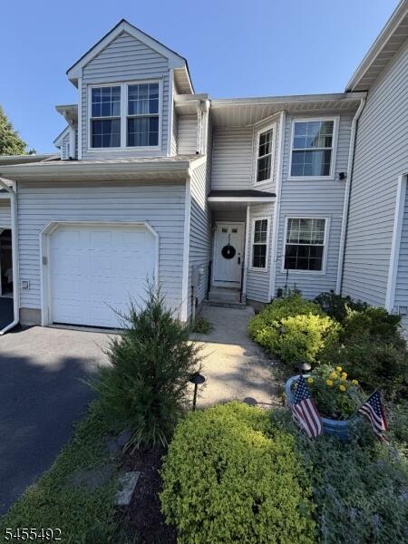 Property listing MLS 4048300 photo 1
