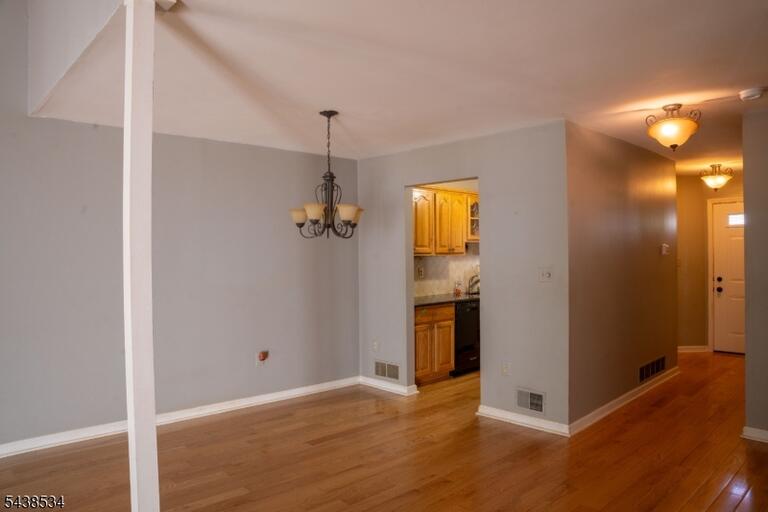 Property listing MLS 4048300 photo 19
