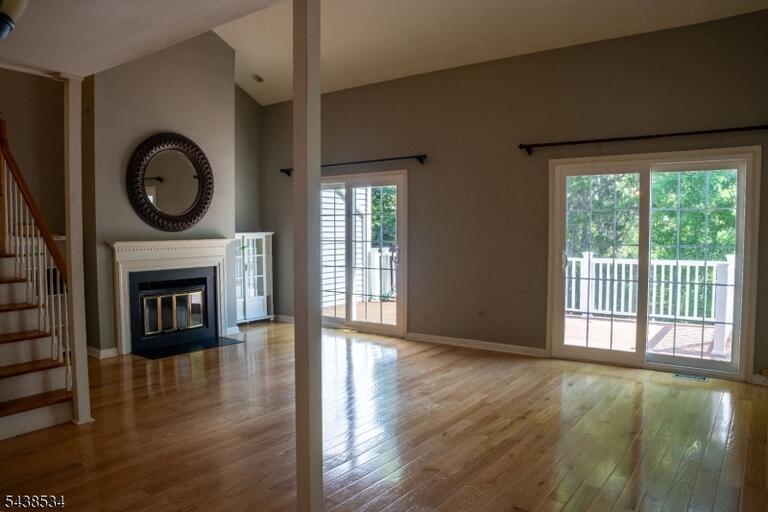 Property listing MLS 4048300 photo 5