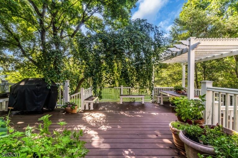 Property listing MLS 4048303 photo 35
