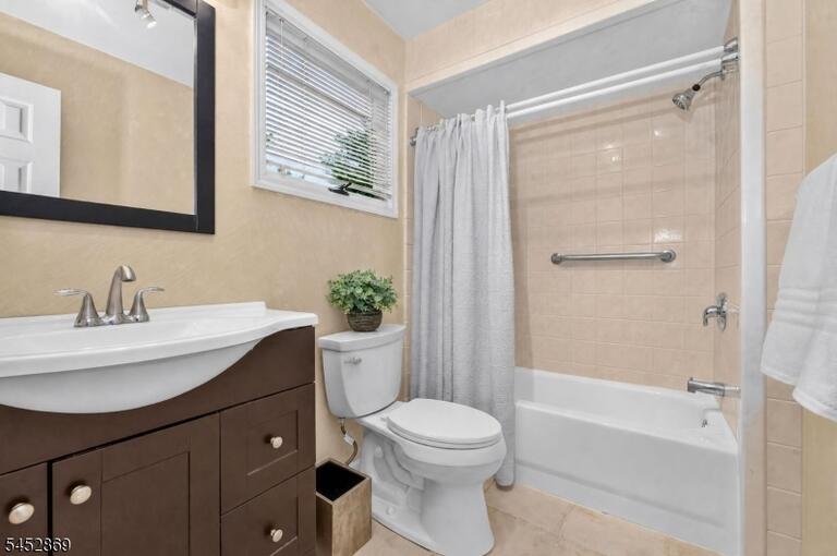 Property listing MLS 4048304 photo 11