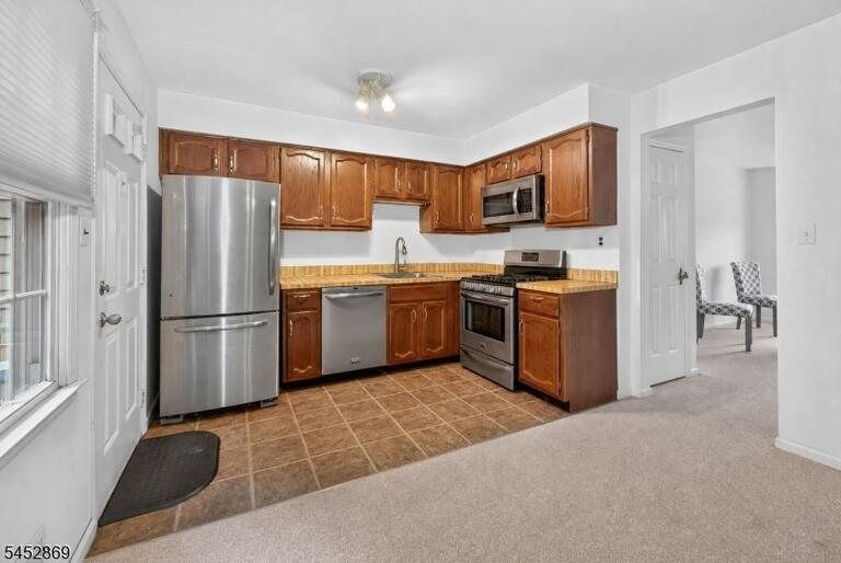 Property listing MLS 4048304 photo 6