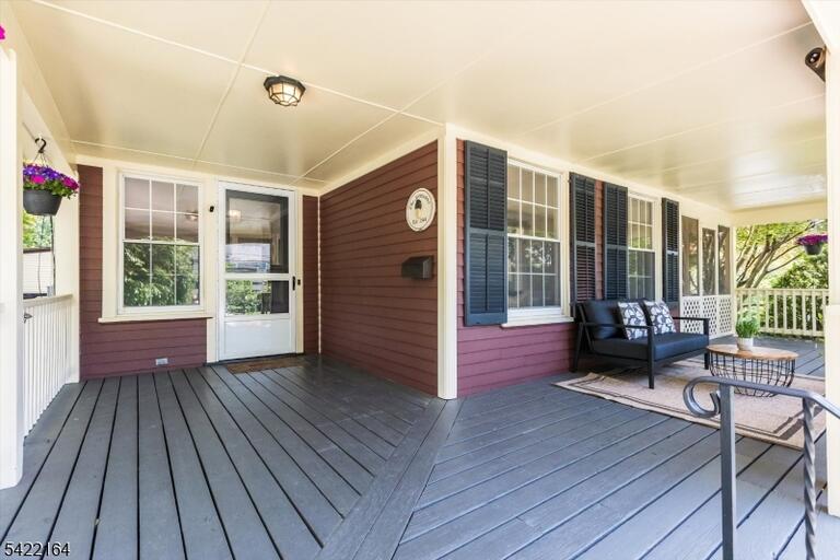 Property listing MLS 4048320 photo 8