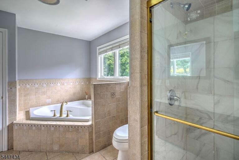 Property listing MLS 4048326 photo 24