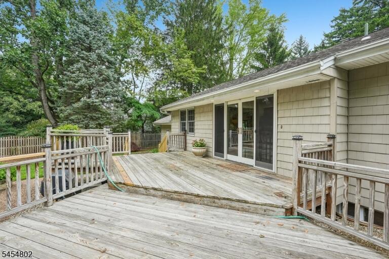 Property listing MLS 4048335 photo 25