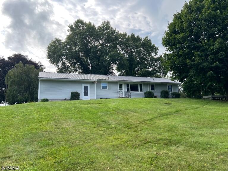 Property listing MLS 4048336 photo 12