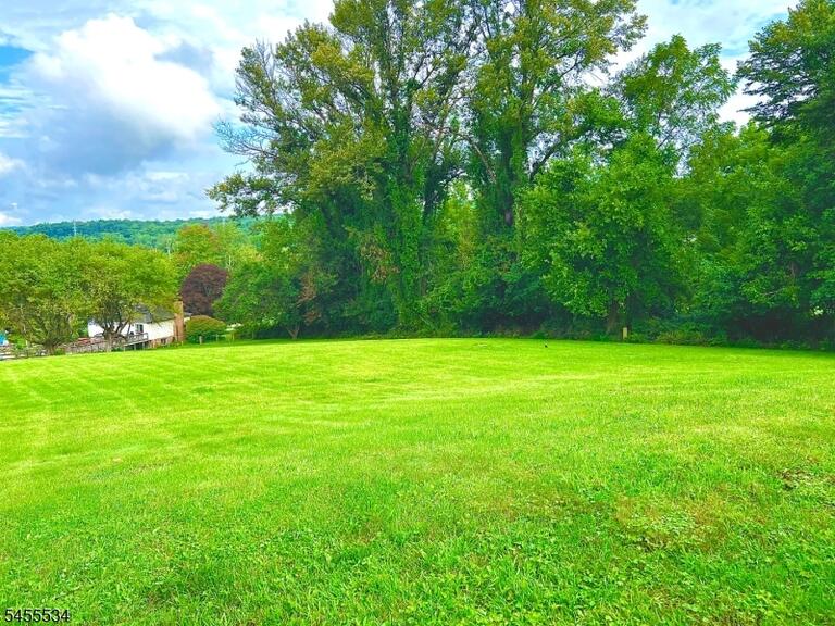 Property listing MLS 4048336 photo 15