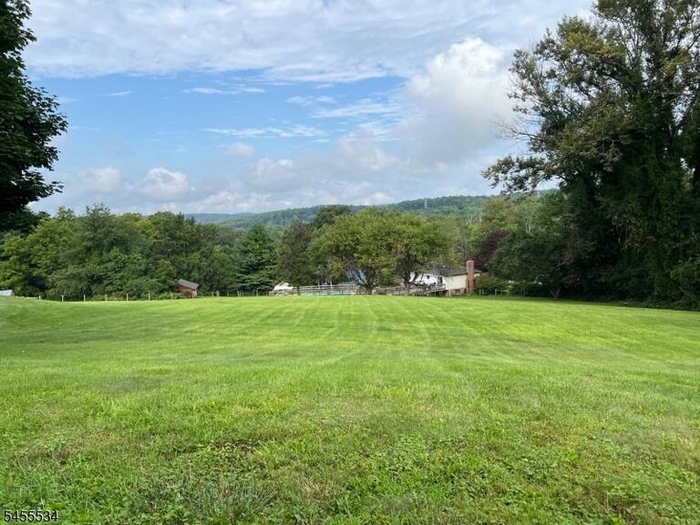 Property listing MLS 4048336 photo 9