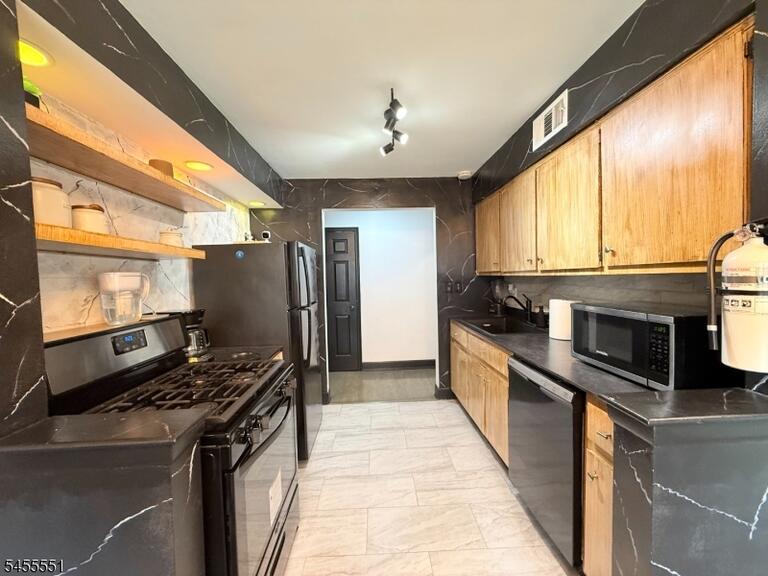 Property listing MLS 4048353 photo 6