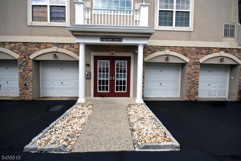 Property listing MLS 4048377 photo 1