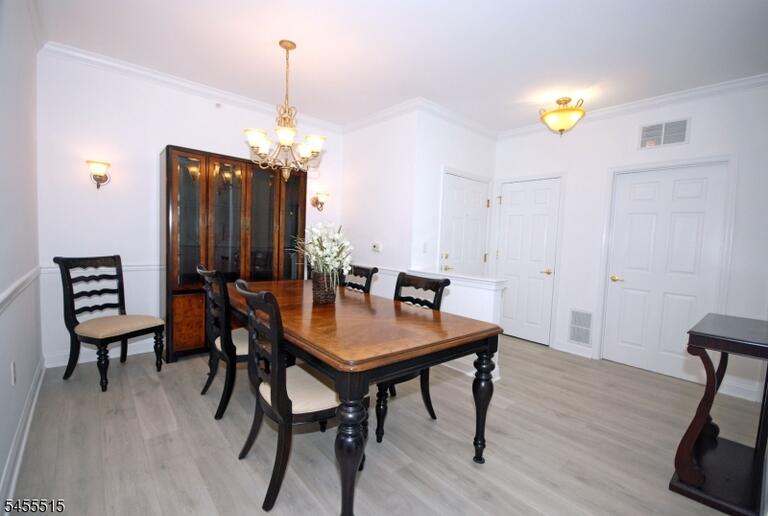 Property listing MLS 4048377 photo 2