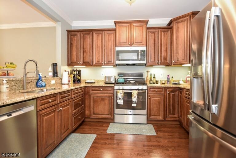Property listing MLS 4048378 photo 5