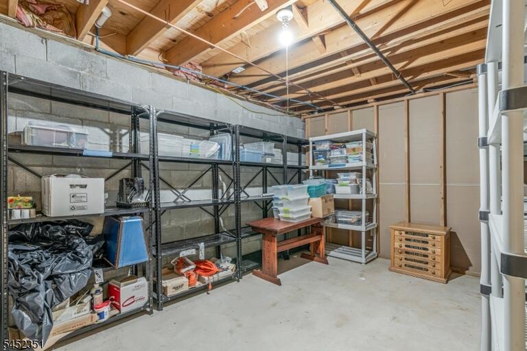 Property listing MLS 4048382 photo 25