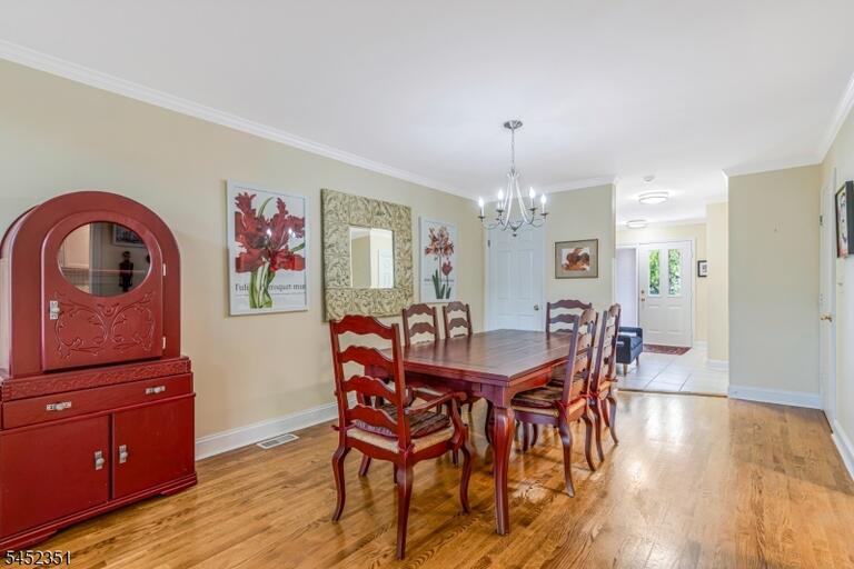 Property listing MLS 4048382 photo 9