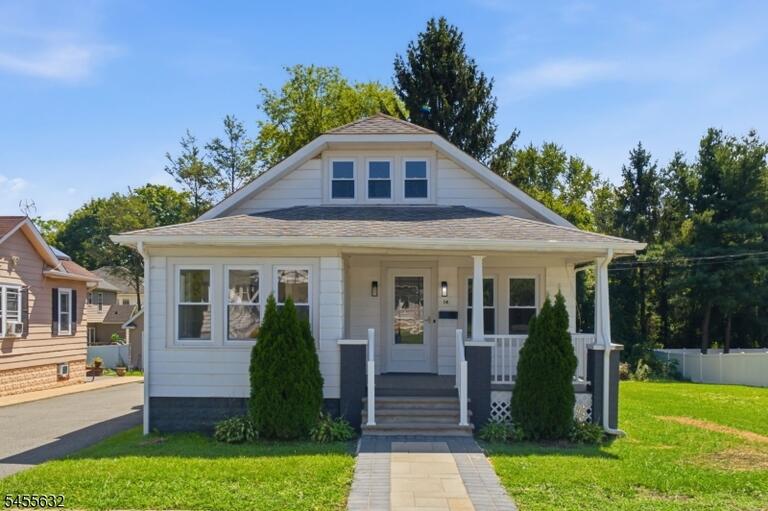 Property listing MLS 4048404 photo 1