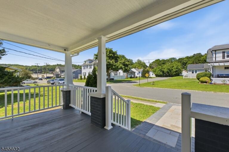 Property listing MLS 4048404 photo 5