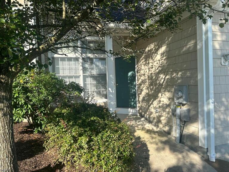 Property listing MLS 4048407 photo 1