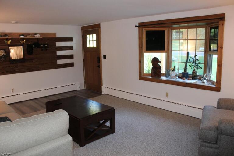 Property listing MLS 4048413 photo 11