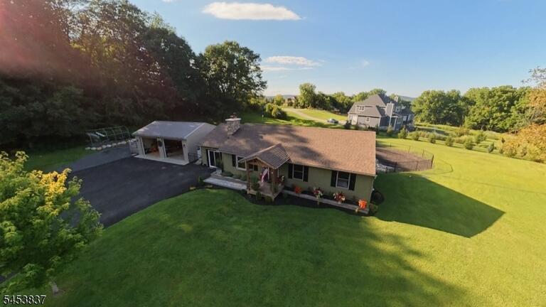 Property listing MLS 4048413 photo 4