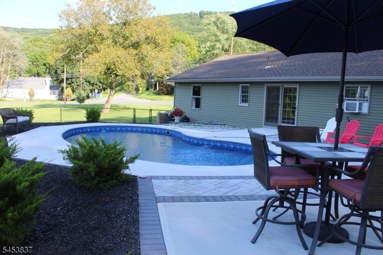 Property listing MLS 4048413 photo 7