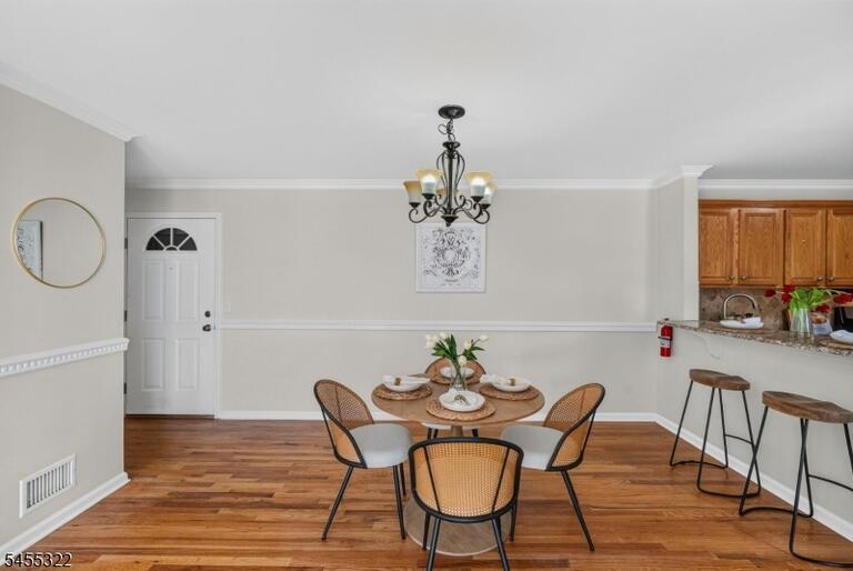 Property listing MLS 4048419 photo 3