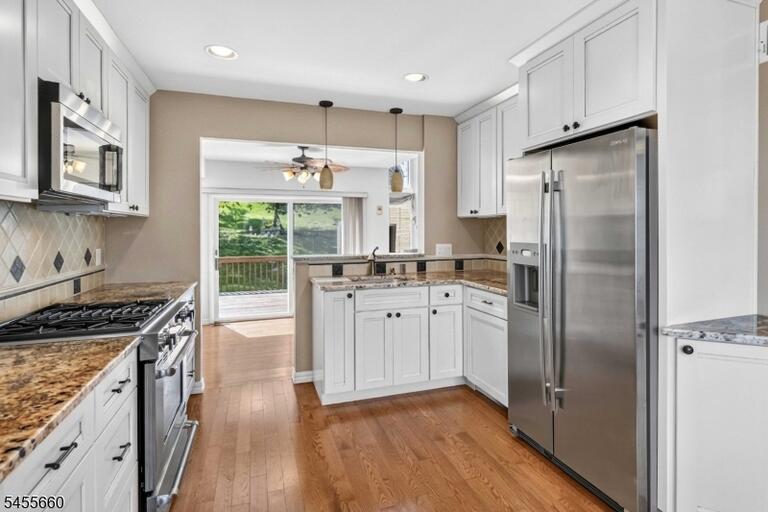Property listing MLS 4048435 photo 11