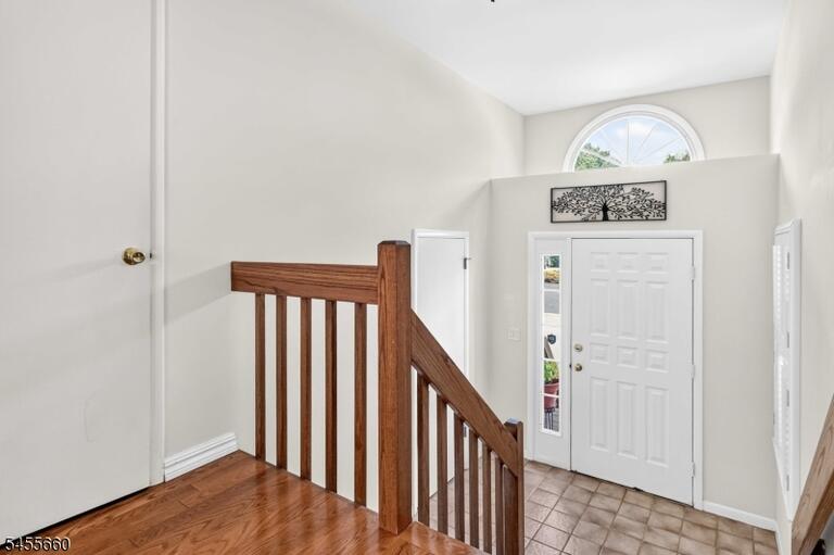 Property listing MLS 4048435 photo 4